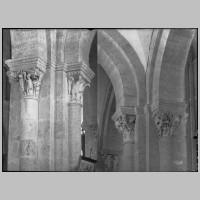 Deux chapiteaux du bas-cote sud, Photo Lucien Begule, culture.gouv fr.jpg